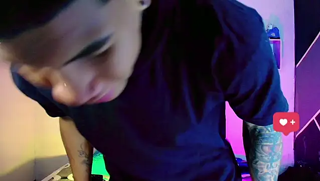 Snapshot of Damian_latinxxx chatting on March 11, 2025, 3:16 am Damian latinxxx online show from March 11, 2025, 3:16 am