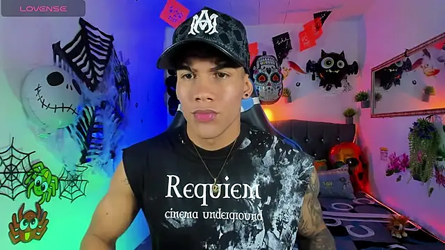 Snapshot of Damian_latinxxx chatting on October 9, 2025, 3:04 am Damian latinxxx online show from October 9, 2025, 3:04 am