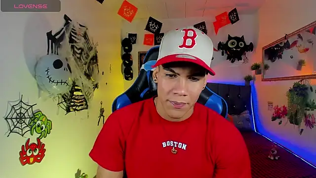 Snapshot of Damian_latinxxx chatting on October 10, 2025, 3:05 am Damian latinxxx online show from October 10, 2025, 3:05 am