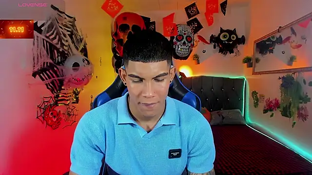 Snapshot of Damian_latinxxx chatting on October 11, 2025, 3:06 am Damian latinxxx online show from October 11, 2025, 3:06 am