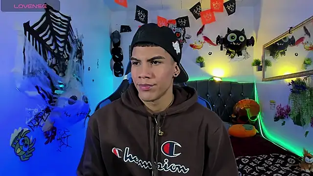 Snapshot of Damian_latinxxx chatting on October 19, 2025, 3:07 am Damian latinxxx online show from October 19, 2025, 3:07 am