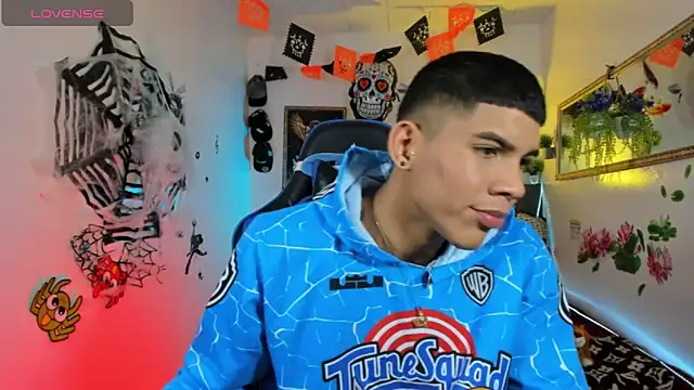 Snapshot of Damian_latinxxx chatting on October 20, 2025, 2:56 am Damian latinxxx online show from October 20, 2025, 2:56 am