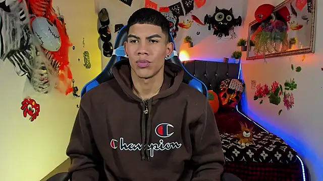 Snapshot of Damian_latinxxx chatting on October 25, 2025, 3:14 am Damian latinxxx online show from October 25, 2025, 3:14 am