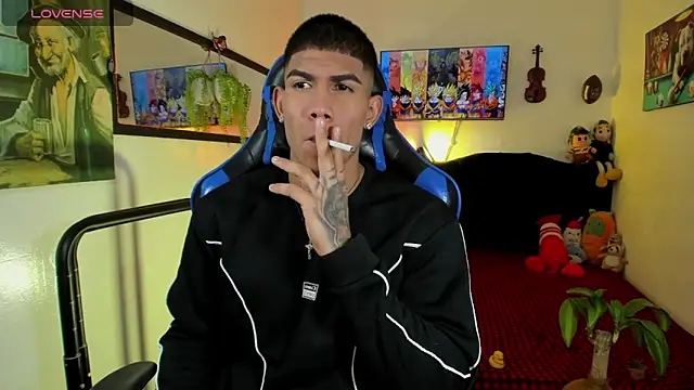 Damian latinxxx online show from May 3, 2026, 12:16 am