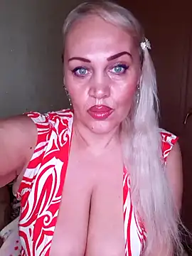 Snapshot of IsabellaBoni chatting on December 6, 2024, 7:21 am IsabellaBoni online show from December 6, 2024, 7:21 am