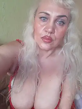 Snapshot of IsabellaBoni chatting on March 6, 2025, 7:47 am IsabellaBoni online show from March 6, 2025, 7:47 am
