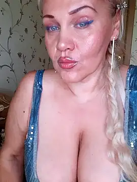 Snapshot of IsabellaBoni chatting on September 19, 2025, 6:15 am IsabellaBoni online show from September 19, 2025, 6:15 am