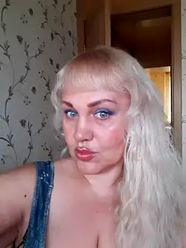 Snapshot of IsabellaBoni chatting on November 13, 2025, 6:56 am IsabellaBoni online show from November 13, 2025, 6:56 am