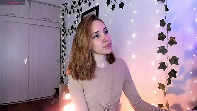 Snapshot of Sarah_Castillo_ chatting on February 14, 2025, 3:11 am Sarah Castillo online show from February 14, 2025, 3:11 am