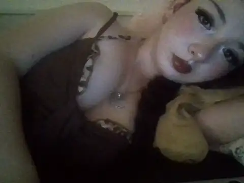 Snapshot of Cerisee04 chatting on October 12, 2025, 9:58 pm Cerisee04 online show from October 12, 2025, 9:58 pm