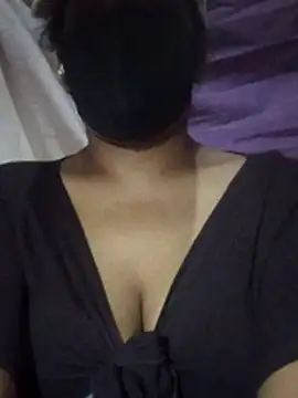 Snapshot of Tharukasenevirathne chatting on June 20, 2026, 5:38 pm Tharukasenevirathne online show from June 20, 2026, 5:38 pm