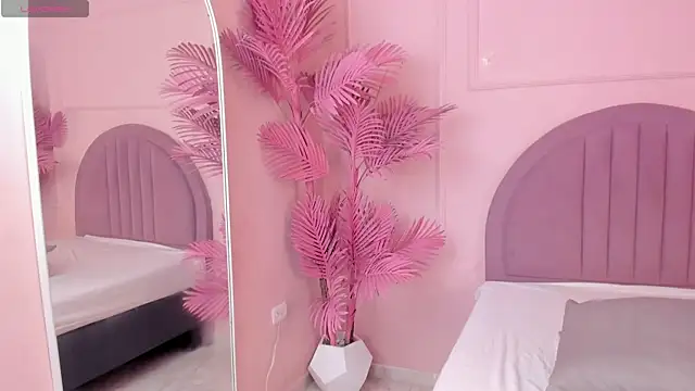 Snapshot of Isabellsmmith chatting on September 30, 2025, 8:03 pm Isabellsmmith online show from September 30, 2025, 8:03 pm