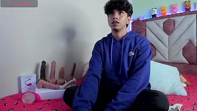 Snapshot of Santy_carrington chatting on September 23, 2025, 3:42 am Santy carrington online show from September 23, 2025, 3:42 am