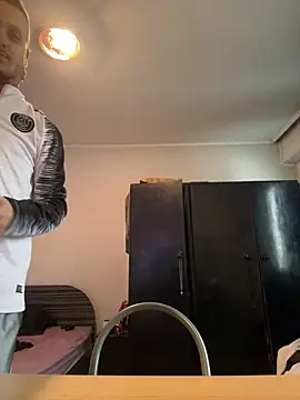 Snapshot of BWC69_69_69 chatting on December 29, 2024, 11:29 am BWC69 69 69 online show from December 29, 2024, 11:29 am