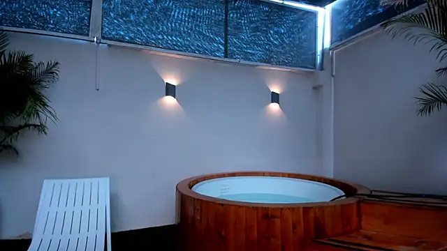 Ariella Ruiz online show from November 2, 2025, 2:08 pm