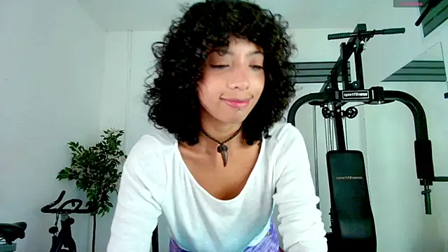 Ariella Ruiz online show from January 11, 2026, 12:21 pm