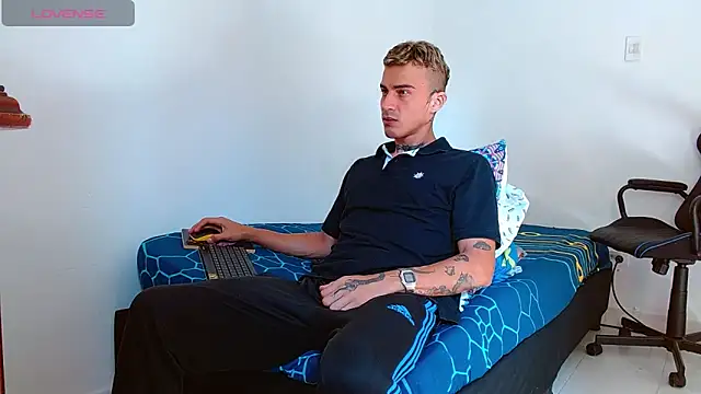 bray hotboy777 online show from October 31, 2025, 1:45 pm