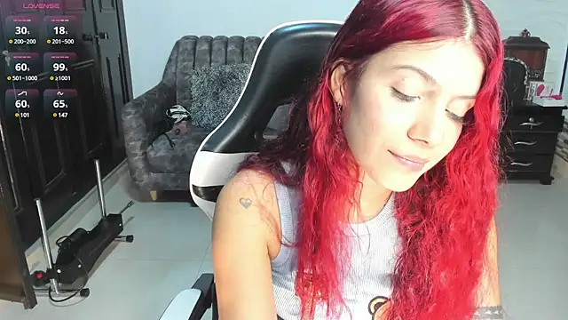 Snapshot of EroticAzir chatting on January 8, 2025, 2:25 am EroticAzir online show from January 8, 2025, 2:25 am