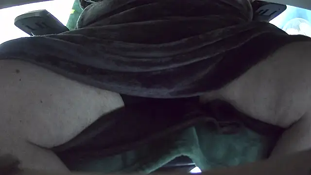 mignonpetitzizi84 online show from October 12, 2025, 3:00 pm