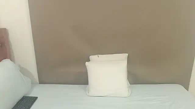 kimberlyjamexxx online show from March 31, 2026, 4:35 am