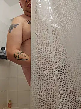 PupW0lfy online show from December 5, 2024, 4:12 pm