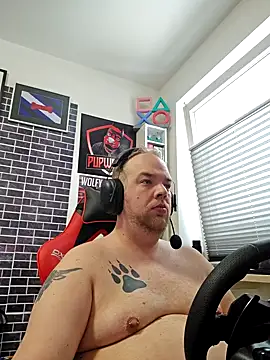 PupW0lfy online show from January 5, 2025, 9:48 am