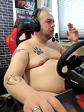 PupW0lfy online show from January 24, 2025, 3:13 pm