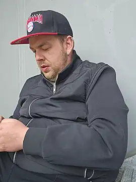 PupW0lfy online show from October 13, 2025, 10:37 am