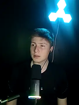 ZacksTwo online show from October 2, 2025, 3:35 am