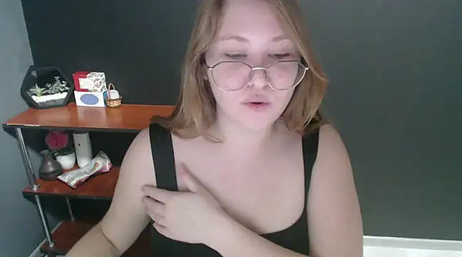 Snapshot of lady_minx chatting on December 19, 2024, 10:24 am lady minx online show from December 19, 2024, 10:24 am