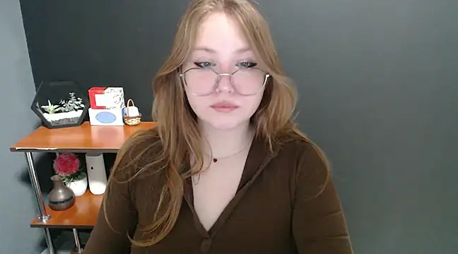 Snapshot of lady_minx chatting on December 26, 2024, 7:24 am lady minx online show from December 26, 2024, 7:24 am