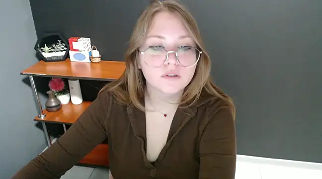 Snapshot of lady_minx chatting on December 26, 2024, 10:26 am lady minx online show from December 26, 2024, 10:26 am