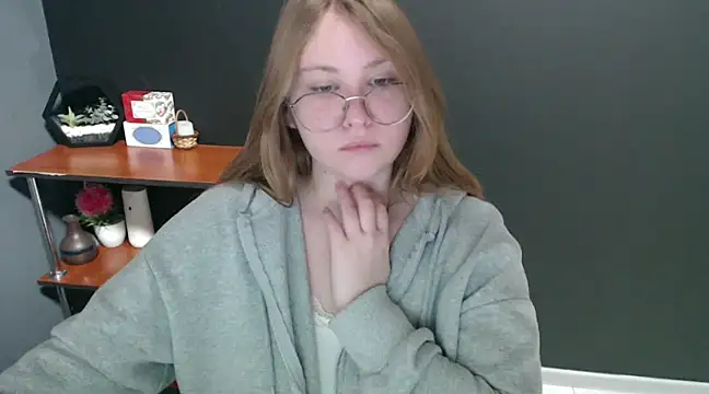 Snapshot of lady_minx chatting on December 27, 2024, 10:45 am lady minx online show from December 27, 2024, 10:45 am
