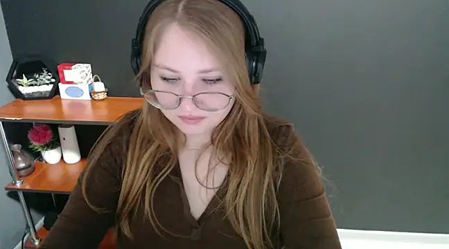 Snapshot of lady_minx chatting on December 30, 2024, 8:10 am lady minx online show from December 30, 2024, 8:10 am