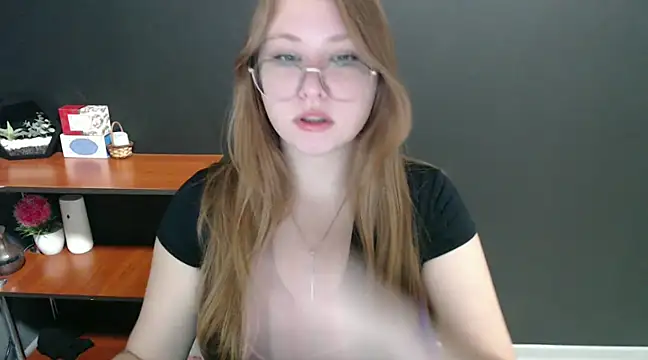 Snapshot of lady_minx chatting on December 31, 2024, 7:20 am lady minx online show from December 31, 2024, 7:20 am