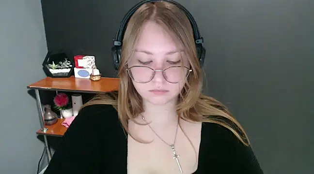 Snapshot of lady_minx chatting on January 8, 2025, 11:54 am lady minx online show from January 8, 2025, 11:54 am