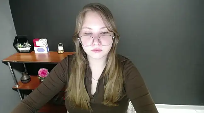 Snapshot of lady_minx chatting on February 7, 2025, 7:18 am lady minx online show from February 7, 2025, 7:18 am