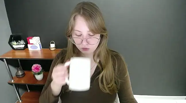 Snapshot of lady_minx chatting on February 7, 2025, 10:29 am lady minx online show from February 7, 2025, 10:29 am