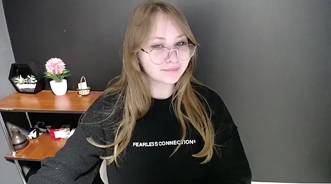 Snapshot of lady_minx chatting on March 18, 2025, 7:30 am lady minx online show from March 18, 2025, 7:30 am