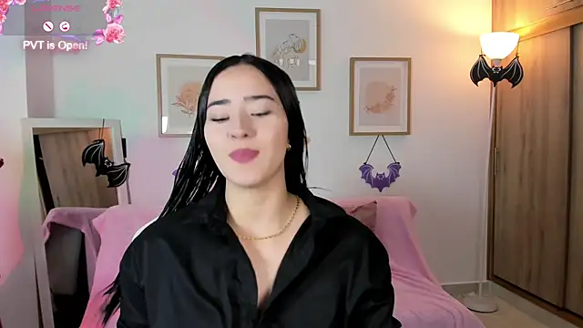 Veronica isaza   online show from October 15, 2025, 1:22 pm