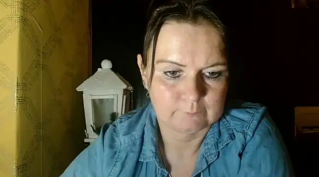 DoreenLips online show from December 6, 2024, 7:12 pm