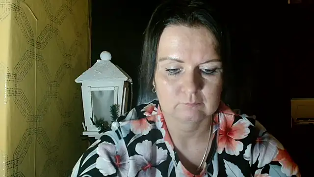 DoreenLips online show from December 9, 2024, 4:05 pm