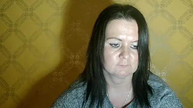 DoreenLips online show from December 10, 2024, 4:17 pm
