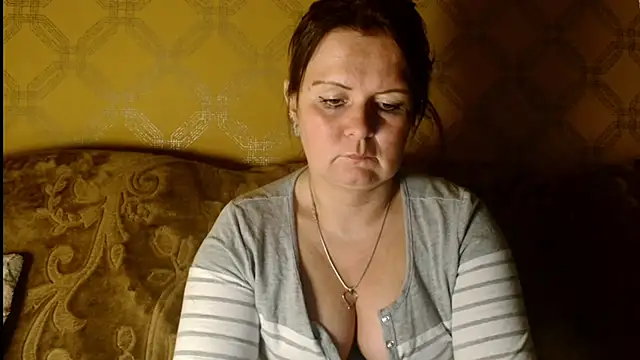 DoreenLips online show from March 6, 2025, 7:10 pm