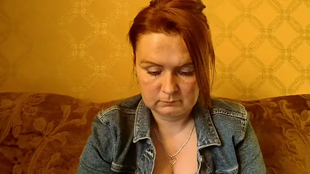 DoreenLips online show from March 19, 2025, 4:13 pm