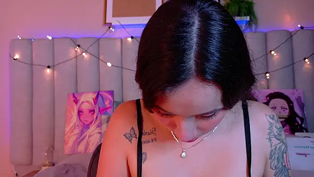 AmbarHills 1 online show from November 10, 2025, 11:42 am