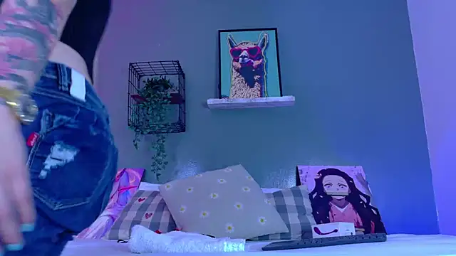 AmbarHills 1 online show from December 16, 2025, 11:37 am