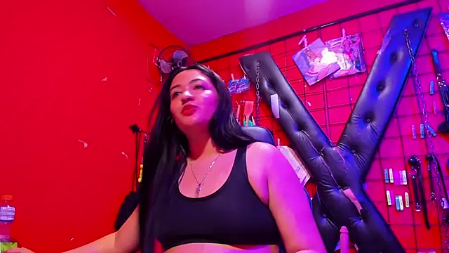 Snapshot of Madame_pain_ chatting on December 16, 2024, 12:48 am Madame pain  online show from December 16, 2024, 12:48 am