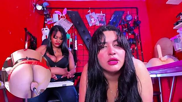 Snapshot of Madame_pain_ chatting on December 24, 2024, 1:28 pm Madame pain  online show from December 24, 2024, 1:28 pm