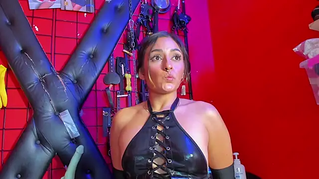 Snapshot of Madame_pain_ chatting on January 3, 2025, 6:14 pm Madame pain  online show from January 3, 2025, 6:14 pm